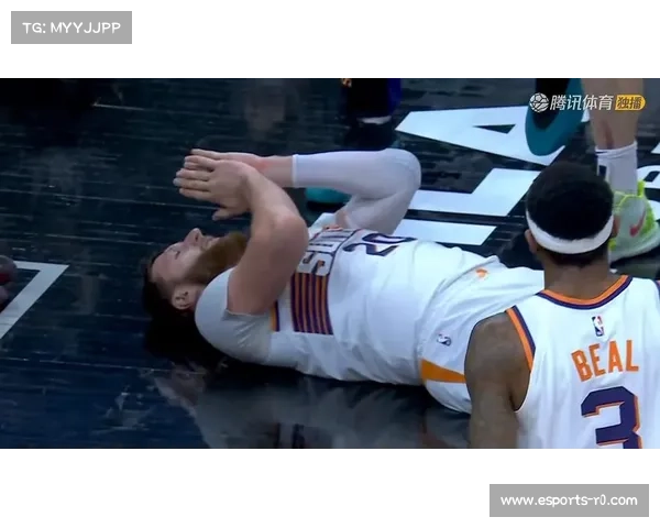 戈贝尔空中被撂倒，裁判回看给予西索科一级恶意犯规